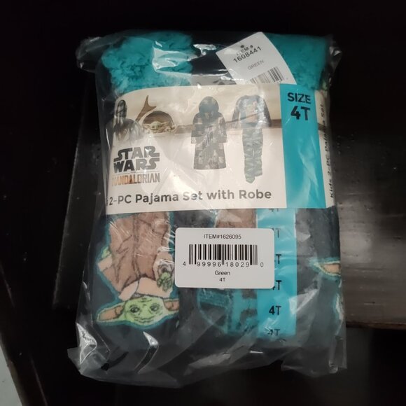 New Star Wars Kids' 2-piece Pajamas with Robe Boys Sleepwear Toddler select size - Picture 8 of 8